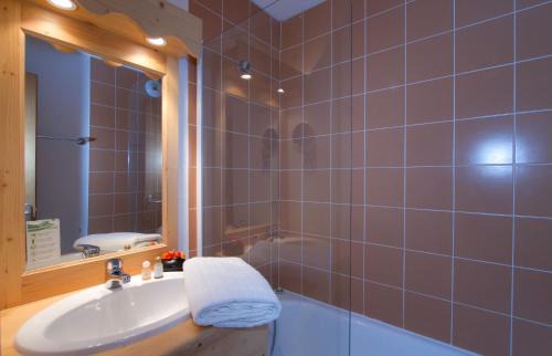 Saint-Etienne-en-Devoluy Apartment | Discover Résidence Odalys L'Orée des Pistes with Pool & Pets