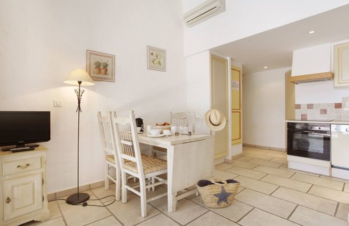 Gordes House | Top-Rated Résidence Prestige Odalys with Pool & Ocean Views