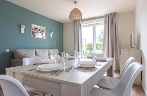 Le Crotoy House | Relax at Résidence Odalys Les Villas de la Baie with Pool
