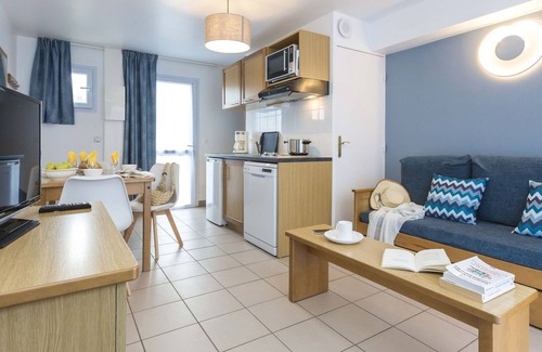Tregastel Apartment | Résidence Odalys Référence Les Bains by Interhome
