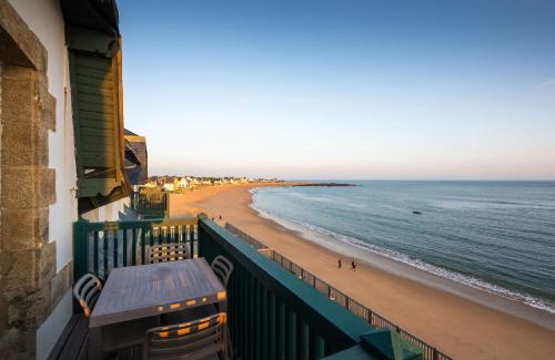 Batz-sur-Mer Apartment | Cozy Résidence Odalys Valentin Plage with Oceanfront Pool