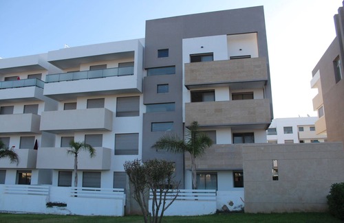 Pont Blondin Apartment | Relax at Résidence Paradise with Pool and Family Amenities