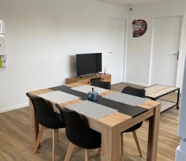 Venissieux Apartment | Pet-Friendly Résidence Pelloutier Appartement E Awaits You