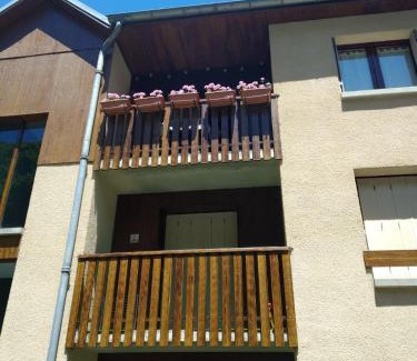 Bagneres-de-Luchon Apartment | Guest Rated: Résidence Peyresourde with Oceanfront Views