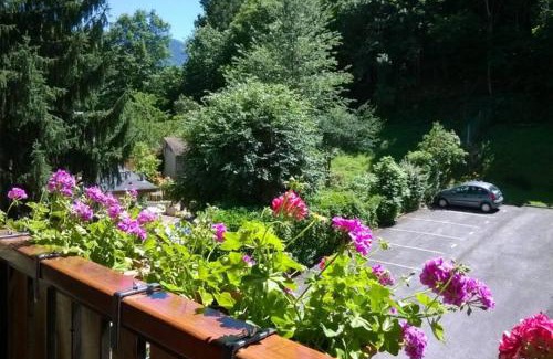 Bagneres-de-Luchon Apartment | Guest Rated: Résidence Peyresourde with Oceanfront Views