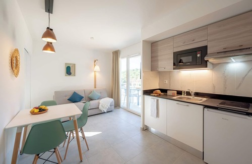 Roquefort-la-Bedoule House | Enjoy Oceanfront Living at Résidence Pierre & Vacances Cap Cassis