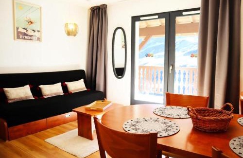 La Mongie Hotel | Pet-Friendly Résidence Pic Du Midi with Pool for 4 Guests