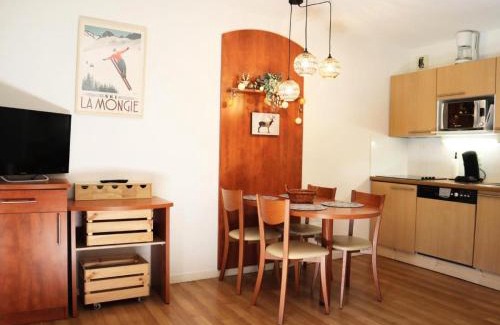 La Mongie Hotel | Pet-Friendly Résidence Pic Du Midi with Pool for 4 Guests