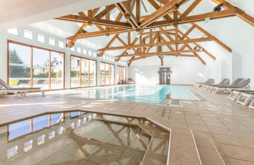 Port-en-Bessin-Huppain Apartment | Relaxing Stay at Résidence Pierre & Vacances Green Beach