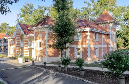 Soulac-sur-Mer Resort | Pet-Friendly Residence with Ocean View & Pool Access