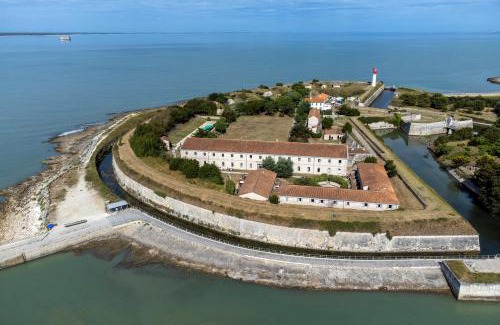 Ile-d'Aix Apartment | Pet-Friendly Stay at Résidence Pierre & Vacances Le Fort