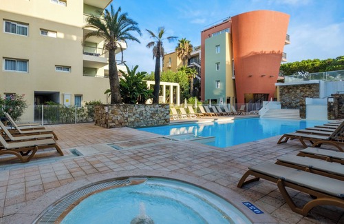 Antibes City Centre House | Elegant Résidence Pierre & Vacances Premium Port-Prestige