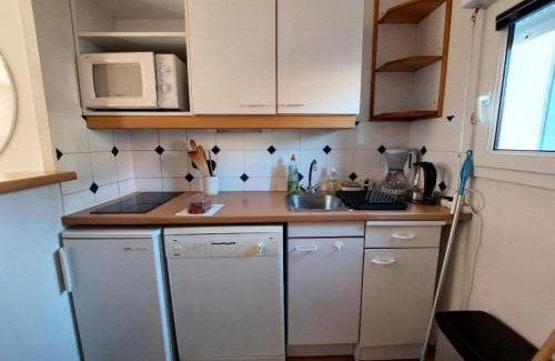 Port Guillaume Apartment | Inviting Résidence Port Guillaume with Pool and Hot Tub