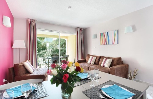 Cote d'Azur- French Riviera Resort | Pet-Friendly Getaway at Résidence Prestige Odalys Le Clos Bonaventure
