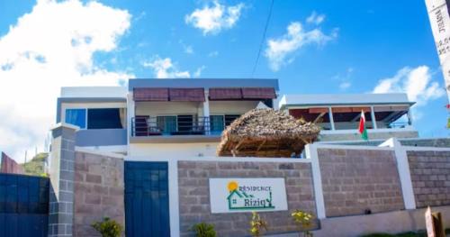 Ambondrona Villa | Experience Oceanfront Bliss at Résidence Riziq Villa 2
