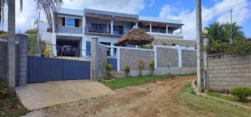 Ambondrona Villa | Experience Oceanfront Bliss at Résidence Riziq Villa 2