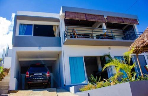 Ambondrona Villa | Experience Oceanfront Bliss at Résidence Riziq Villa 2