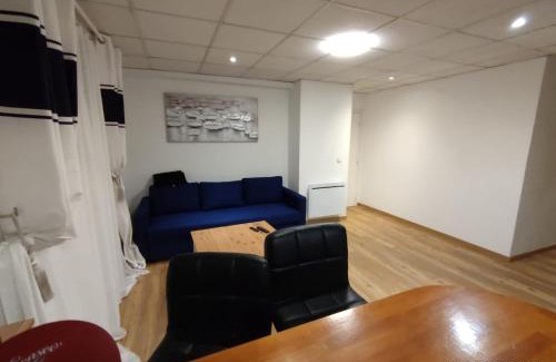Koenigshoffen Est Apartment | Family-Friendly Stay at Résidence Romains - Rated 8/10