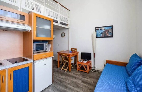 Le Croisic Apartment | Budget-Friendly Résidence Saint Goustan with Ocean View