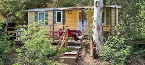 Ghisonaccia House | Inviting Résidence Santa: Oceanfront & Pet-Friendly Retreat