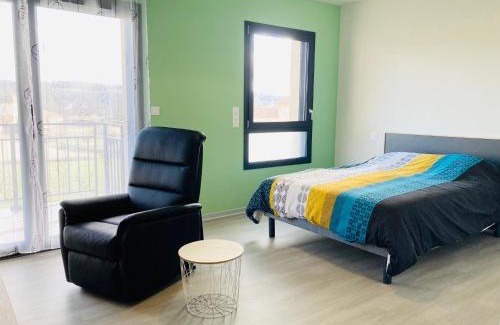 Montignac Apartment | Discover Résidence Services Séniors: Rated 9/10 with Dining
