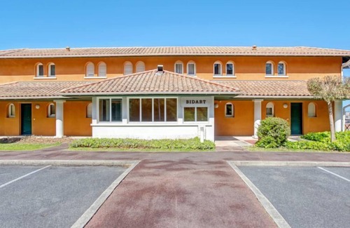 Ciboure Apartment | Oceanfront Getaway at Résidence Soko Eder - Rated 9/10