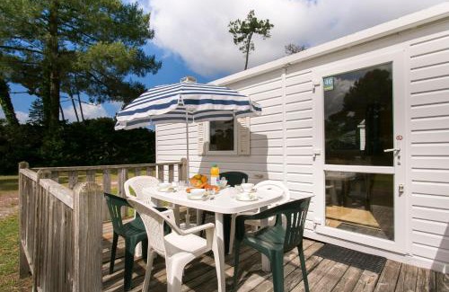 Ronce-les-Bains Resort | Oceanfront Résidence Sous les Pins: Pet-Friendly Retreat