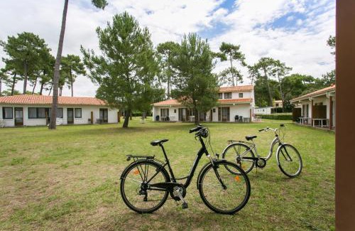 Ronce-les-Bains Resort | Oceanfront Résidence Sous les Pins: Pet-Friendly Retreat