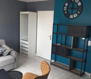 Vaulx En Velin Village Apartment | Discover Résidence Studio Grand Luxe with Free Wifi & Parking