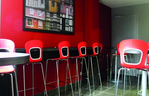 Quartier Pasteur Apartment | Pet-Friendly Résidence UXCO Omega with Great Guest Ratings