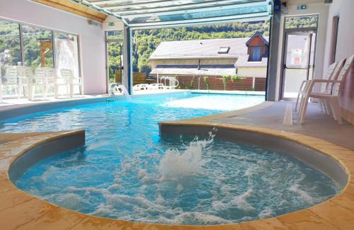 Luz-Saint-Sauveur Apartment | Discover Résidence Val de Roland: Oceanfront Retreat with Spa