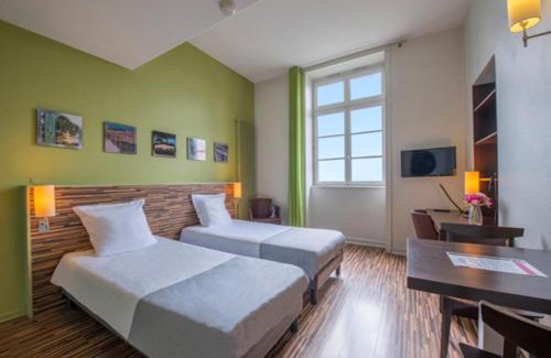 Griffon - Royale Hotel | Discover Résidence Villemanzy: Pet Friendly Retreat
