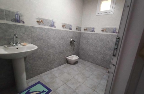 Tenes Apartment | Cozy Résidence Vue sur mer Ténès: Family-Friendly Retreat