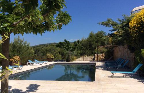 Tourtour Villa | Relax at Résidences Les Bernardins - Pet Friendly & Pool Access