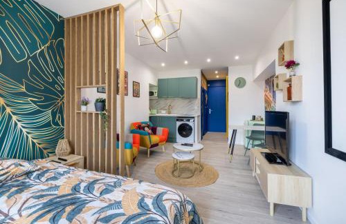 Royat Apartment | Unique Rétro Movies Studio - Perfect for Families
