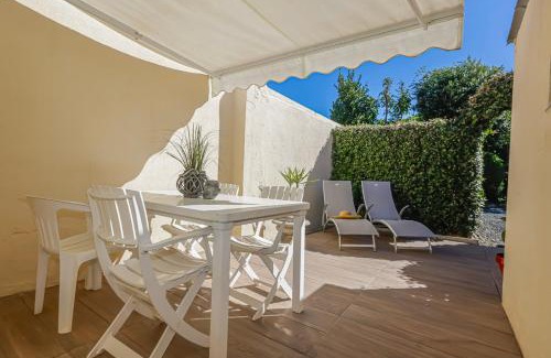 La Nartelle House | Rêve D'azur plage de la Nartelle, Mazet 35m2, parking, Piscine partagée, Terrasse BBQ & draps inclus