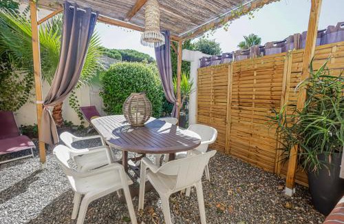 La Nartelle House | Relax at Rêve D'azur: Pool, Oceanfront & BBQ Terrace