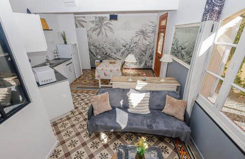 La Nartelle House | Relax at Rêve D'azur: Pool, Oceanfront & BBQ Terrace