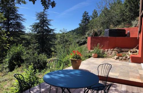 Saint-Laurent-de-Cerdans Bed & Breakfast | Oceanfront Retreat at Rêve d'Etoiles - Guest Rated 10/10