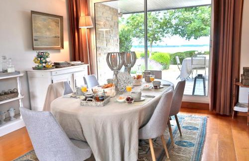 Locmariaquer House | Seaside Dreams: Top-Rated Stay with Private Beach Access