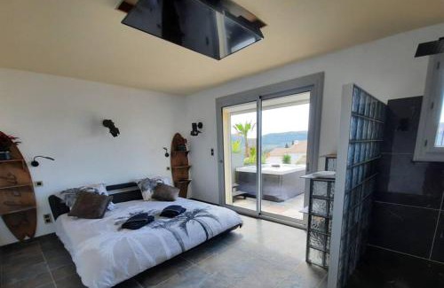 Cassis Apartment | Exclusive Oceanfront Studio Rêves de Vie in Cassis