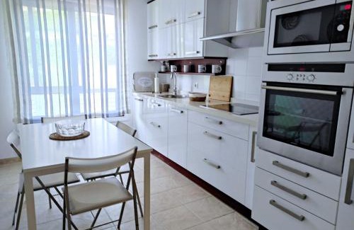 Dean Pequeno Apartment | Discover Rías Baixas: Central Apartment with Ocean View