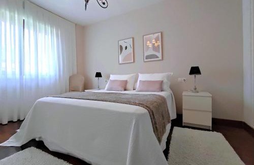 Dean Pequeno Apartment | Discover Rías Baixas: Central Apartment with Ocean View