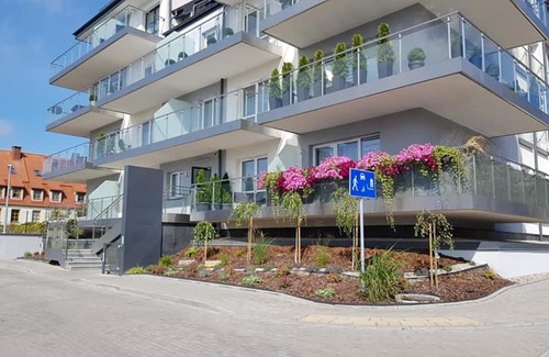 Gizycko Apartment | Róży Wiatrów 3: Ocean View & Private Beach Retreat