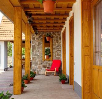 Golop House | Top-Rated Rózsa-Domb Vendégház with Family-Friendly Amenities