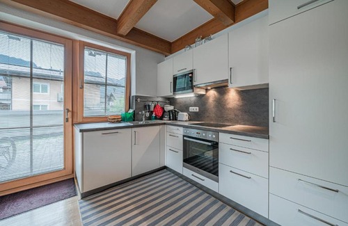 Schonbach Apartment | Röck XL: Family-Friendly 4-Star Retreat for Memorable Stays