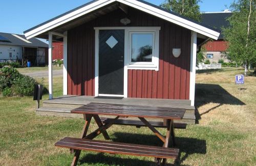 Himle House | Discover Rödlix Vandrarhem & Camping: Pet-Friendly Retreat