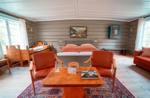 Lom Hotel | Experience Røisheim Hotel & Skysstasjon: Rated 9/10 Stays