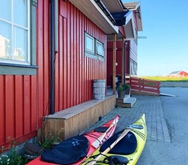 Rost Hotel | Experience Røst Bryggehotell: Pet-Friendly & Eco-Conscious Stay