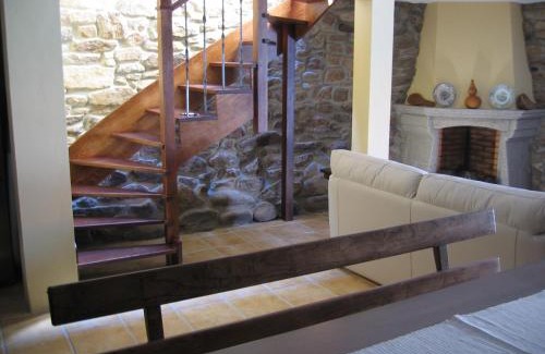 Cedaes House | Rustic Retreat for Families with Top Guest Ratings